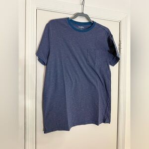 Goodfellow & Co Men's Blue & Pink T-Shirt
Size Large
In Great Condition